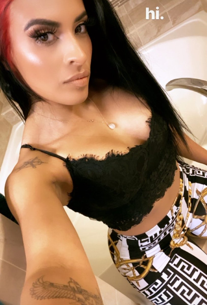 Having a me day 🖤