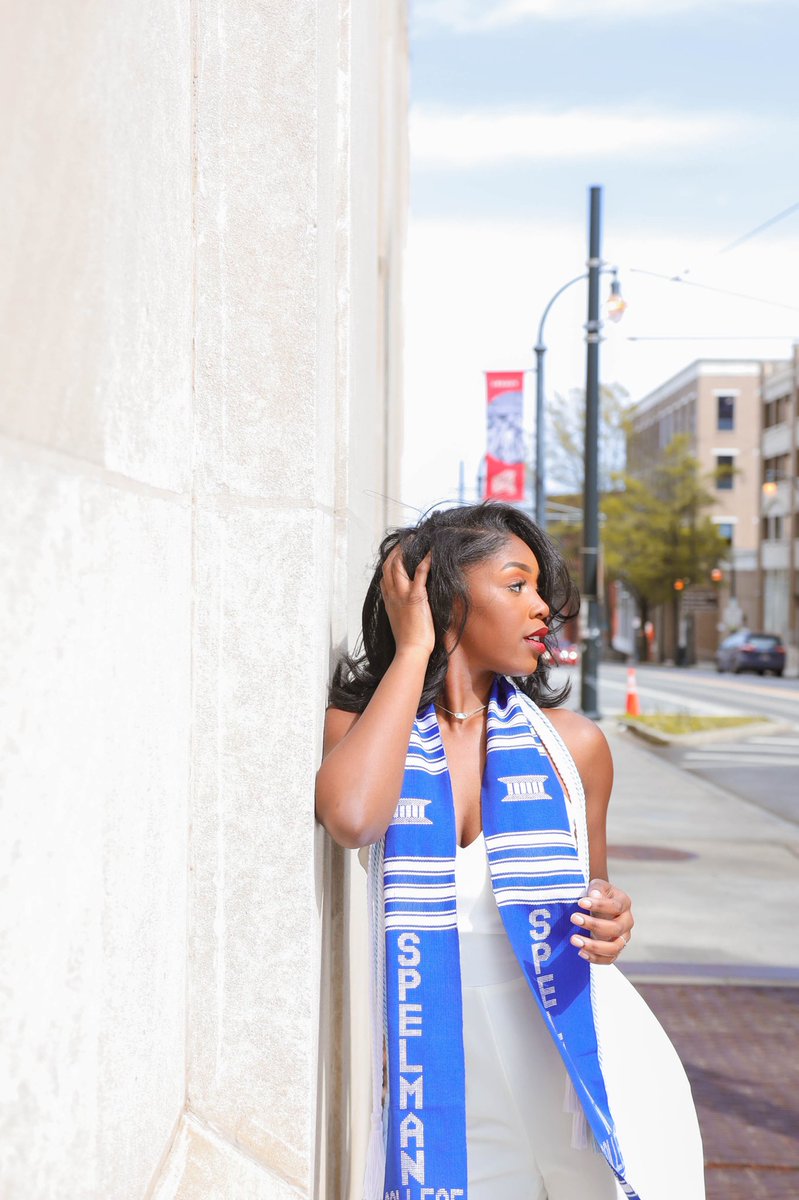 darkoooo_'s tweet photo. Ain’t Nothing Like a Spelman Woman..💙 https://t.co/f52BVXsJrb
