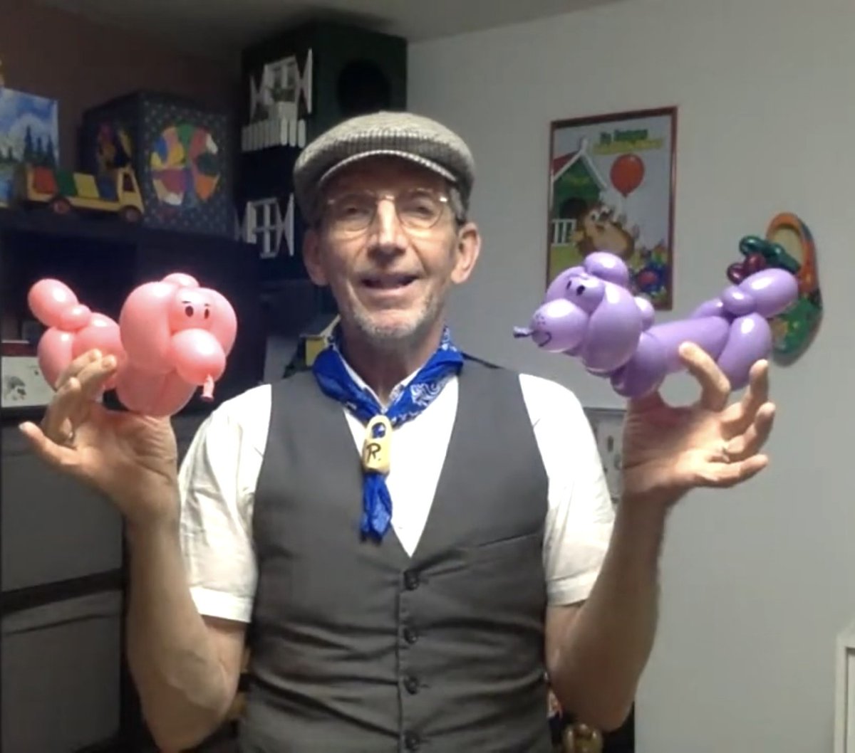 Wil jij op Koningsdag ook meedoen met de online workshop van Rolando? Wil jij je eigen ballonfiguur leren vouwen? Bestel dan nu (voor 20-4) de speciale ballonnen en pomp via ovpijnacker.nl/winkel. Wij bezorgen dan voor Koningsdag je bestelling. (Alleen in Pijnacker-Nootdorp)