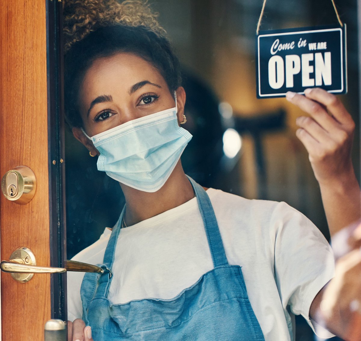 ochealth's tweet photo. After you’re vaccinated for #OCCOVID19, public health experts recommend wearing a mask, physical distancing and washing your hands to protect loved ones who are not vaccinated. Learn more at https://t.co/6tNGtUeYDr #MaskUpOC #WorkYourMask #StopTheSpread https://t.co/dH6hxie85S