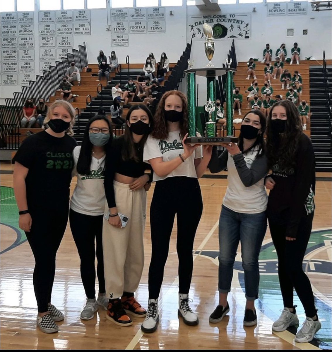dalers21's tweet photo. Still celebrating another successful year of float building for the class of 2021! https://t.co/LwQUINp3I7