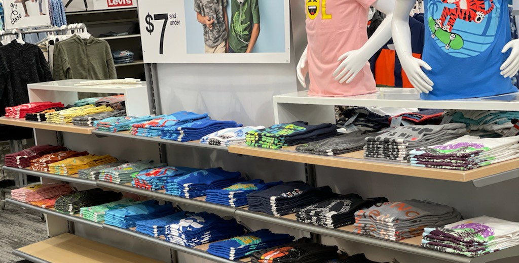 There's nothing better than receiving photos from a proud DBO on your off day! Thank you for all of your hard work <a href="/lexi_garciaa/">lexi</a>! Keep killin it girl!! #DBOpride <a href="/JenniG_1989/">𝓙𝓮𝓷</a> <a href="/TheRealKO3/">Kiel Ethridge</a>