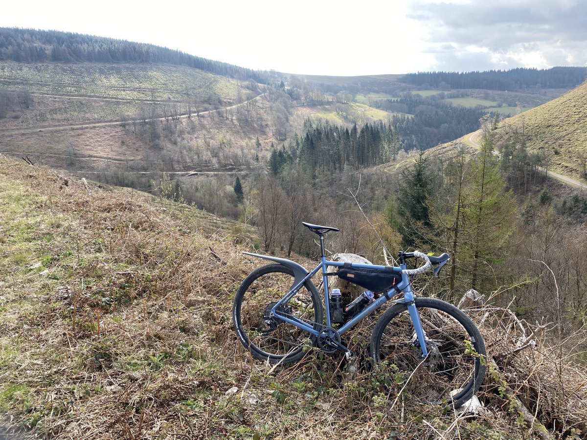 TomDye's tweet photo. #gravel #cwmcarn https://t.co/ENfx8NqJFr