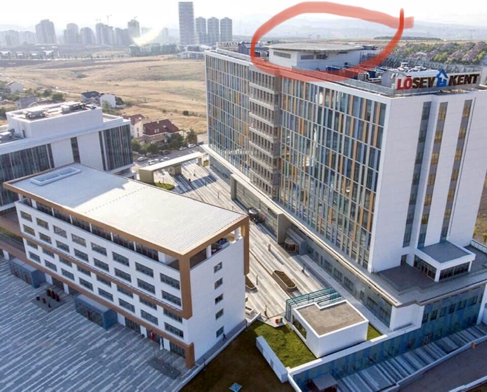 Ankara LÖSANTE Hastanemiz üzerinde Helikopter pisti bulunan, Ambulans HELİKOPTER inebilen, ve en fazla 
3 dakika sonra sedye ile AMELİYATHANEYE ulaşılabilen ülkemizin TEK HASTANESİDİR !
Kimse muhtaç olmasın ama aklınızda bulunsun!