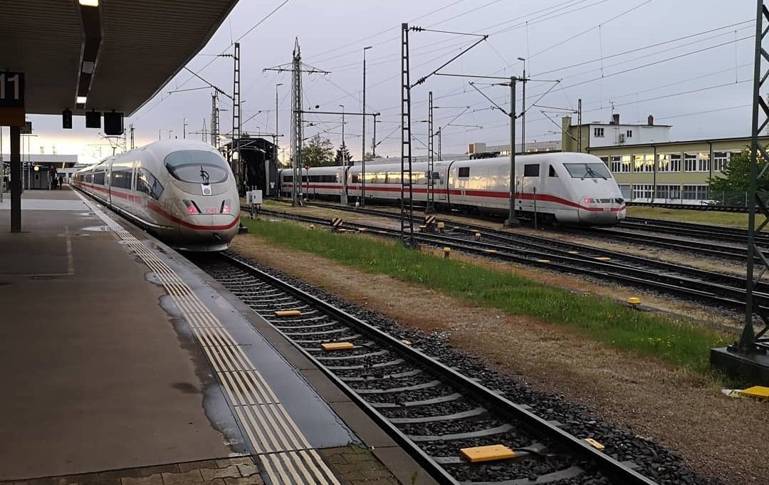 DownOnTheStour's tweet photo. For @reddave74 few pictures from my 2019 Germany trip. 

Pictures Taken at Ringshiem, Freiburg and Basel Bad bf.

Cannot wait to travel on the railways abroad again.

#germany #germanrailways #trains #railwayphotography #trainphotography #intercityexpress #europe #railwayfamily https://t.co/r2aaIKWS2n