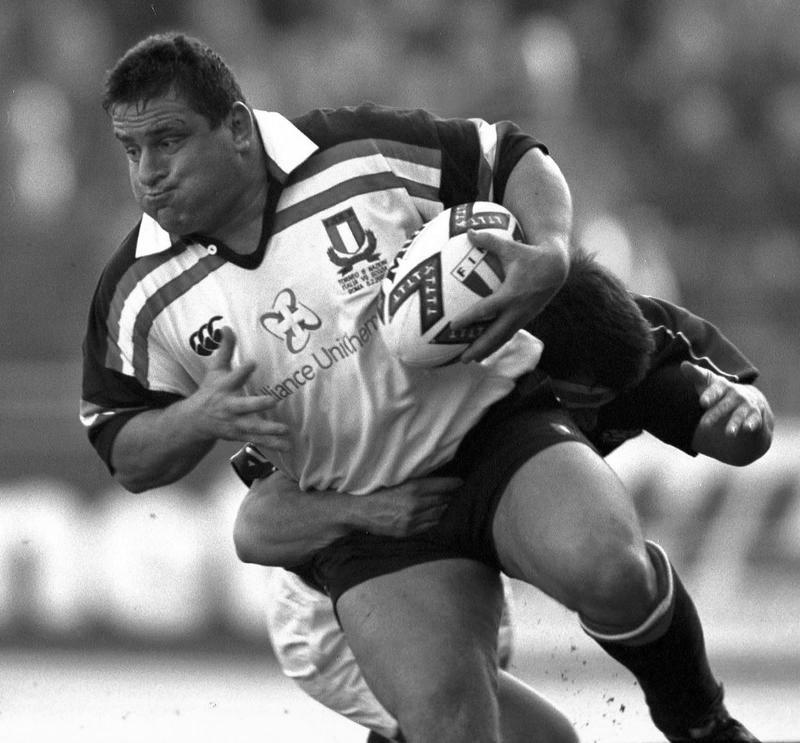 Federugby's tweet image. ⚫ Tutta la #FIR si unisce al dolore della famiglia Cuttitta a seguito della scomparsa di Massimo, simbolo del nostro rugby.
L’ex pilone e Capitano Azzurro, 70 caps tra il 1990 e il 2000, si è spento oggi a 54 anni ➡ tinyurl.com/wp7fbnxp

Ciao Massimo, sempre #insieme a noi