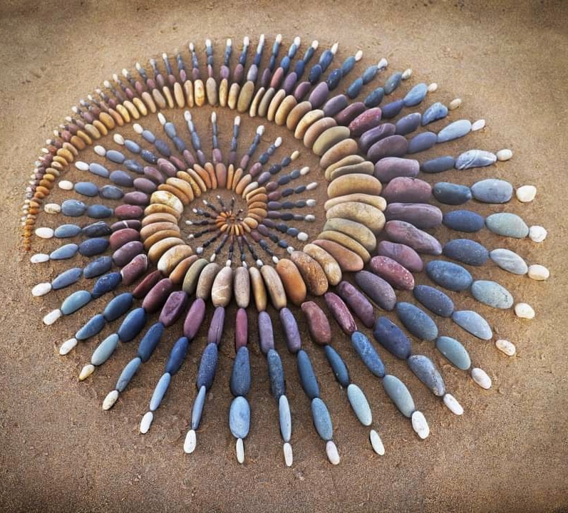 Expletio, 2021

Created at Freshwater West

Prints and more available here: sculpttheworld.smugmug.com

Tip Jar - paypal.me/sculpttheworld

Please don't feel you have to use this ^ 💚

#art #artist #artinspiration #inspiration #landart #spiral #beachart #colour #creative #artist