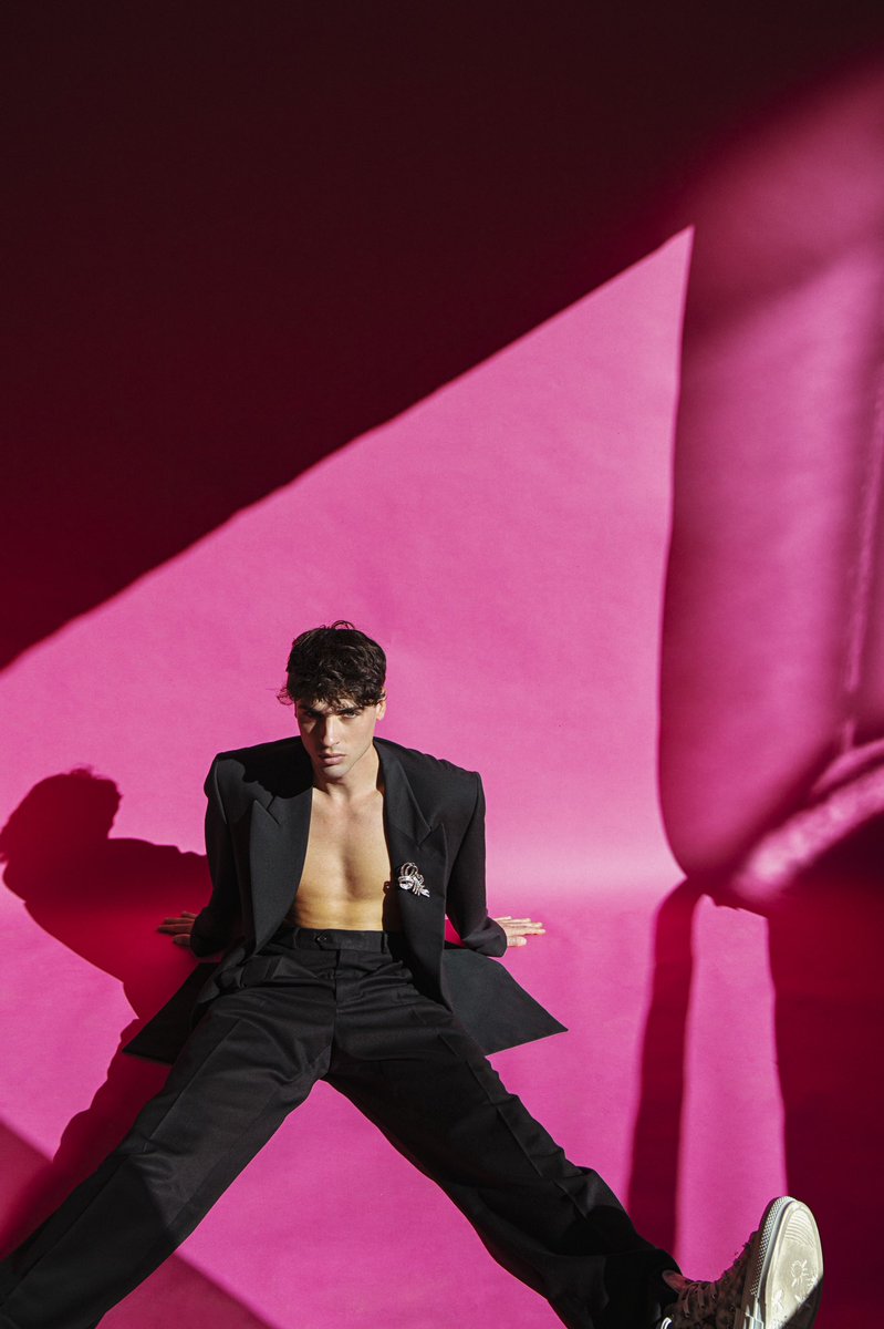 ManElevated's tweet image. 🃏 up our sleeve... 

#ManOfMetropolis