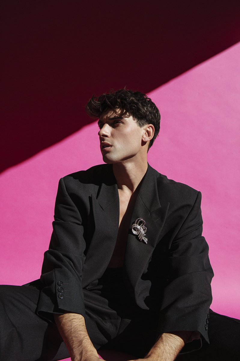 ManElevated's tweet image. 🃏 up our sleeve... 

#ManOfMetropolis