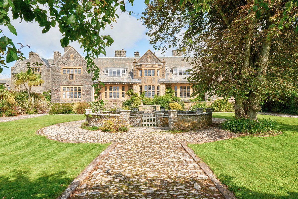 We are beyond excited to be opening our doors tomorrow!

If you are still looking for a break away this year, we have availability - pickwellmanor.co.uk/bookings

#pickwellmanor #staycationofdreams #seaviews #devoncountryside #theplacetobe