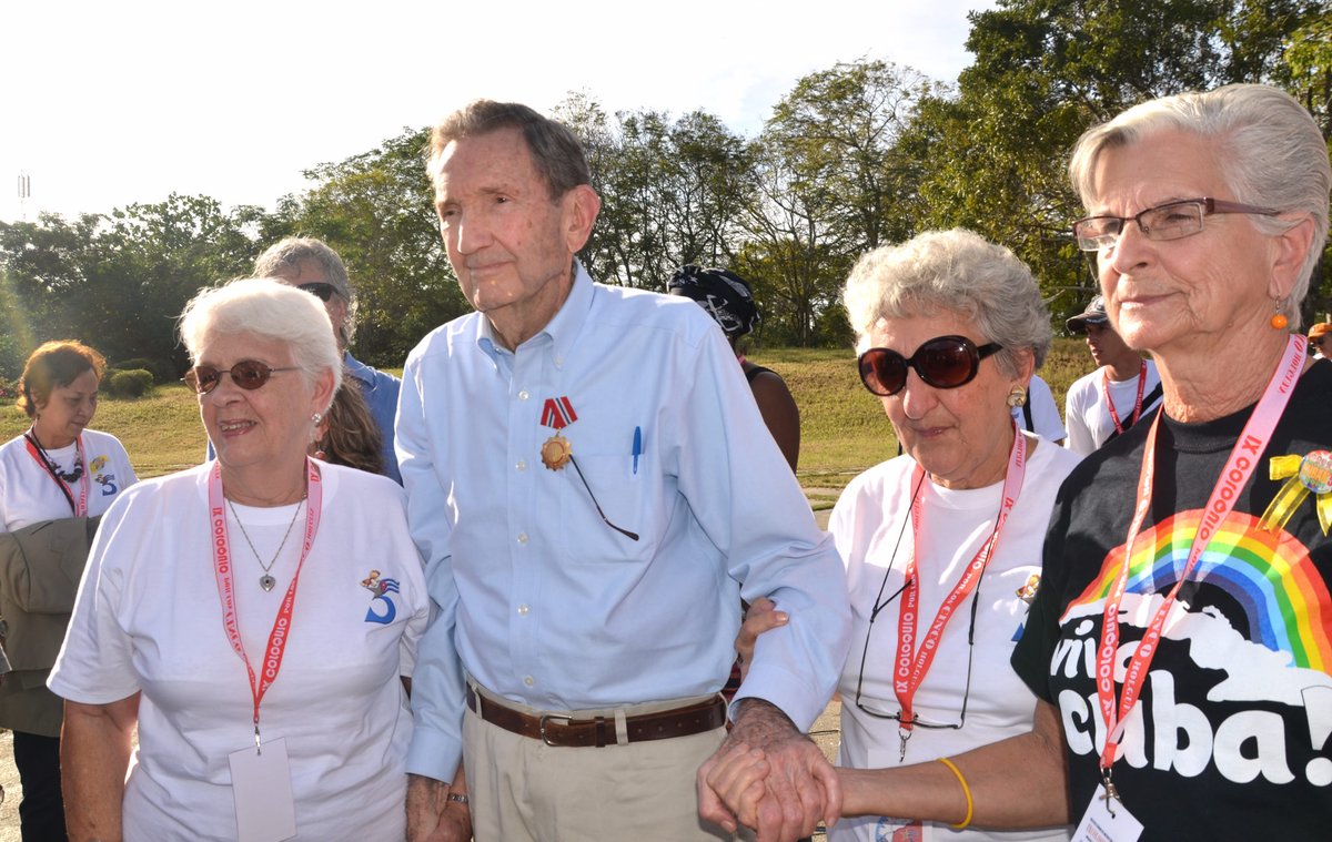 Cuba was of enormous importance to Ramsey Clark.For his years of support for Cuba and his opposition to the U.S. genocidal blockade, he was awarded the Solidarity Medal in 2012, accompanied by the Cuban Five’s mothers.