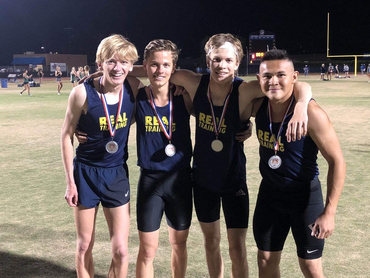 RIDERNATIONXCTF's tweet image. Robert Orozco and Alexander Sauer a part of the 2nd place 4x400 at the Chandler Rotary Invite @RHSRIDERS