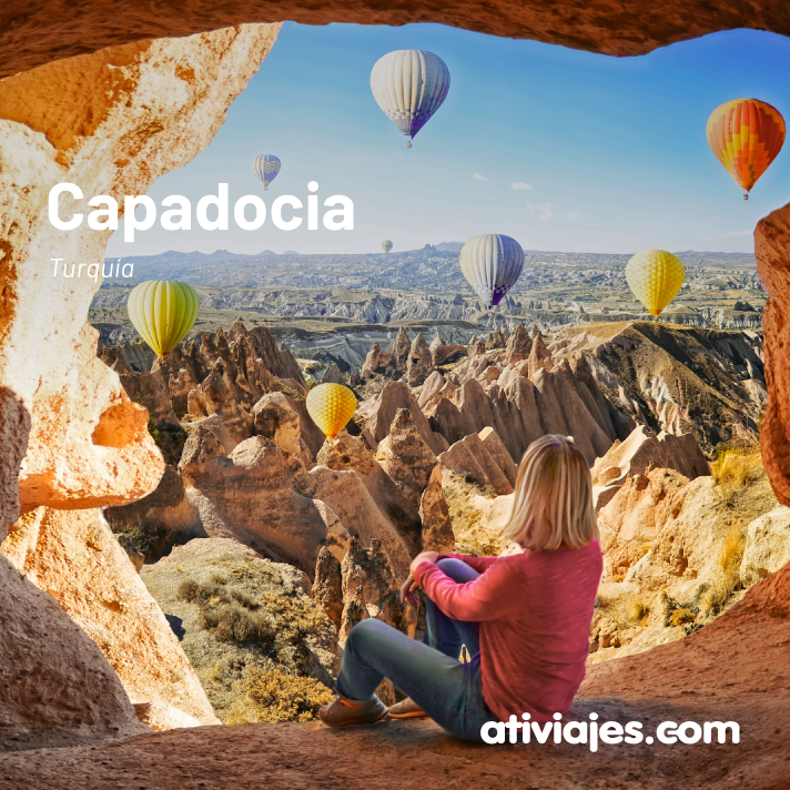 ativiajes's tweet photo. Capadocia, Turquía
Uno de esos lugares que hay que visitar. Formada por valles y extrañas rocas cónicas esculpidas a lo largo de los siglos por el viento y la lluvia y habitada por misteriosas ciudades subterráneas e Iglesias de piedra de antiquísimas comunidades. #atilugares https://t.co/qQhSnFzzB8