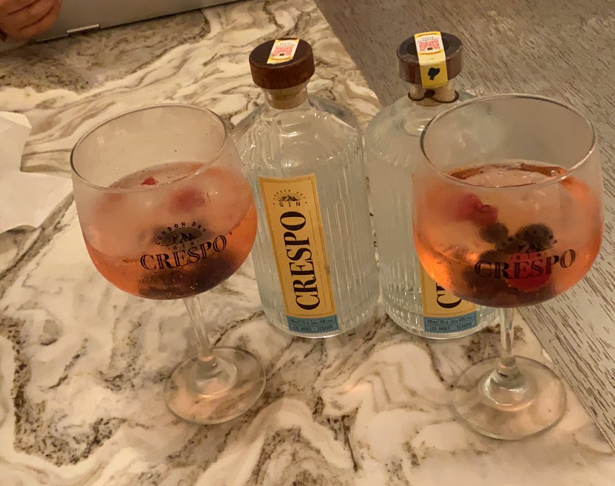 fabianrazo's tweet photo. Celebrando y dinamizando la economía con productos ecuatorianos de calidad @GinCrespo #LassoPresidente2021 https://t.co/MJ5zCGTd0D