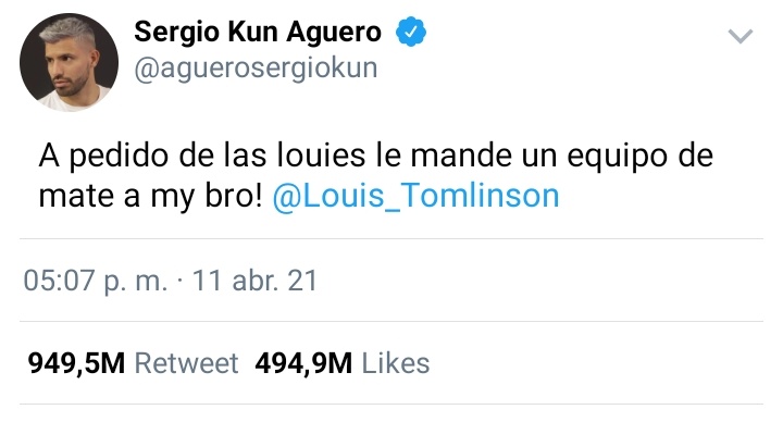 iL0VERHS's tweet photo. AU LARRY
Donde el Kun Agüero a pedido las louies  le mandó un equipo de Mate a Louis 
O 
Donde luego de una semana se lo ve a Harry con el equipo de mate de Louis https://t.co/X1RsENjdd3