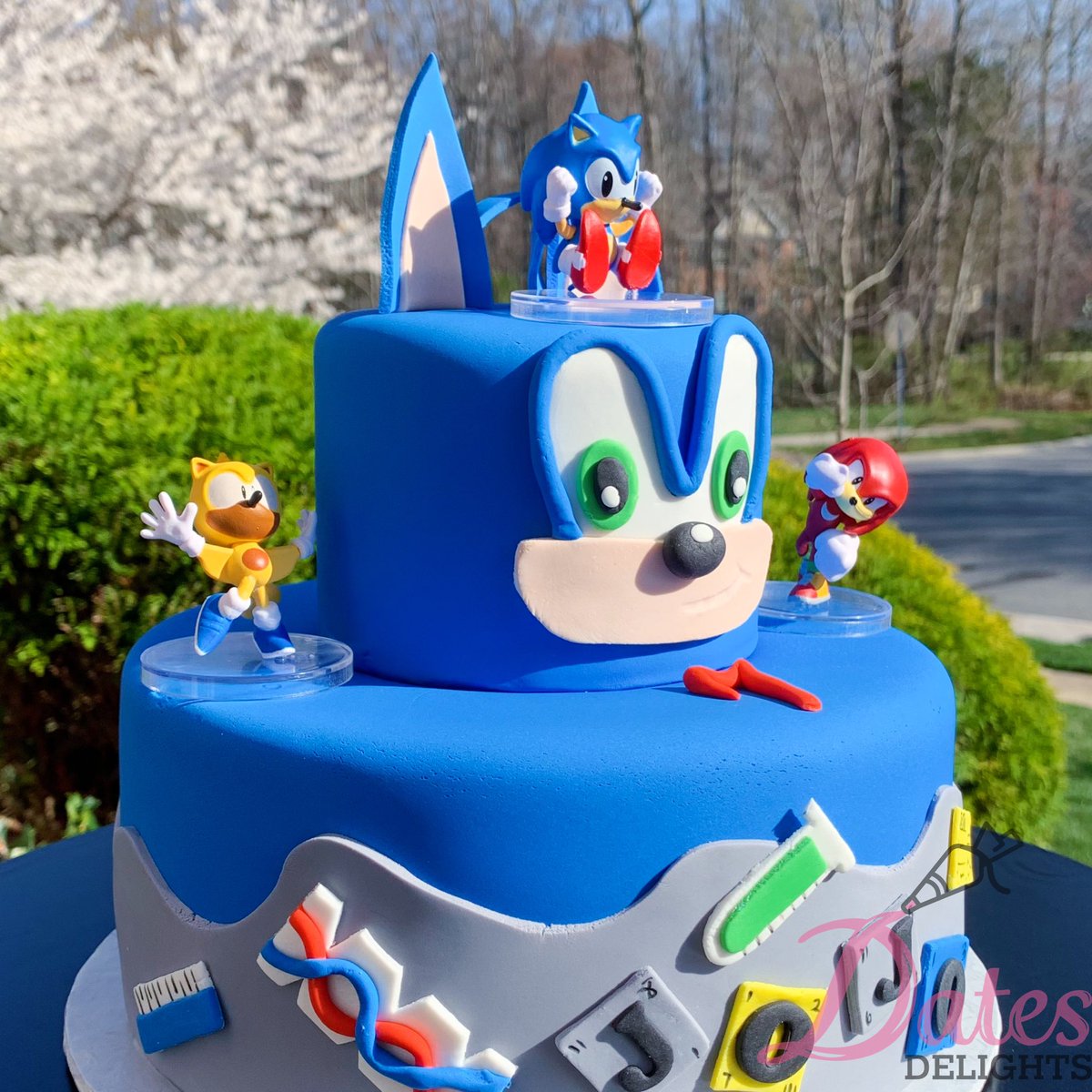 leahdates98's tweet photo. ⚡️💙Sonic 💙⚡️
#datesdelights #dmvcakes #cake #SonicTheHedgehog https://t.co/cly33uP6Hk