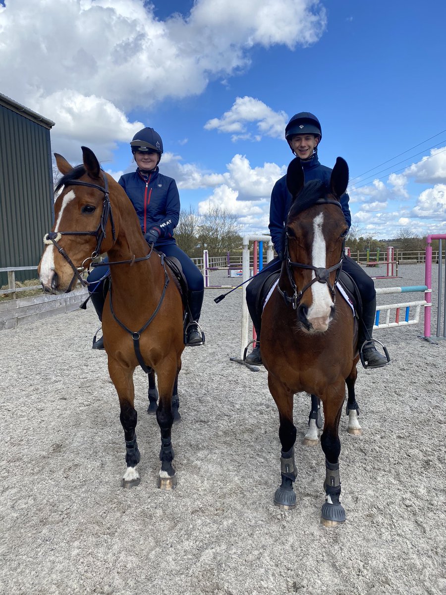 Kforgann's tweet photo. Two days at Eventing Camp for me and Sophie B this weekend .. showjumping, XC, flatwork and gymnastics jumping .. absolutely brilliant. First BE in less than four weeks. Back to school tomorrow! #traintosucceed @strath_sport @StrawberrySal1 https://t.co/4HgPZYCugx