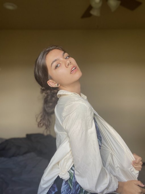 1 pic. This is a @Thesticaaaa appreciation post. She's so gorgeous 😩❤️ like Ugh how can you not want