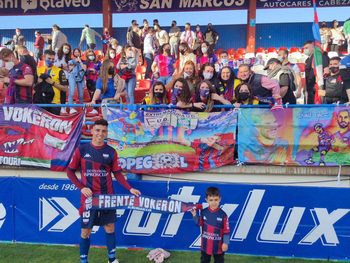 <a href="/JamonySalud/">Jamon y Salud</a> @CopeteNando <a href="/EXT_UD/">Extremadura UD</a> <a href="/Frente_Vokeron/">Frente Vokeron</a> #JamonySaludJ2 💙❤️🙌🙌🙌🔝⚽💪