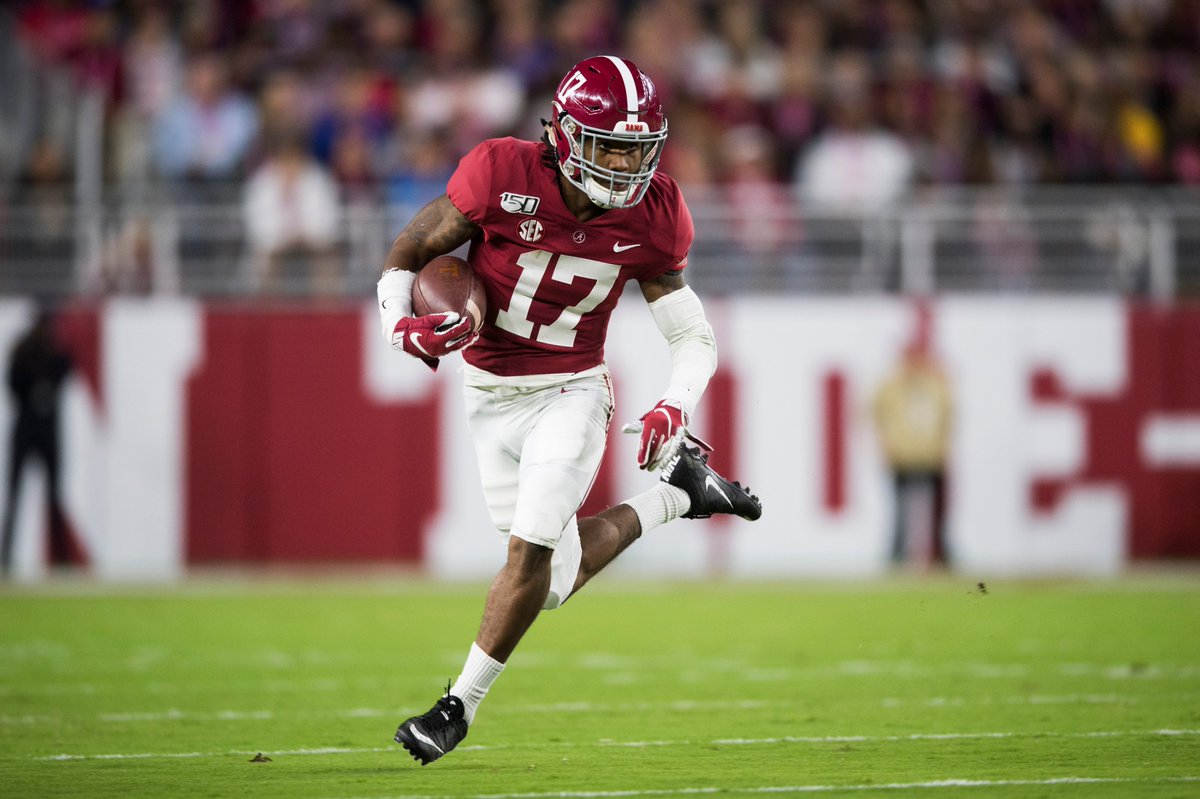 PFF's tweet image. Choose 1️⃣ 2021 NFL Draft WR prospect:

💬 Ja'Marr Chase
🔁 DeVonta Smith
❤️ Jaylen Waddle