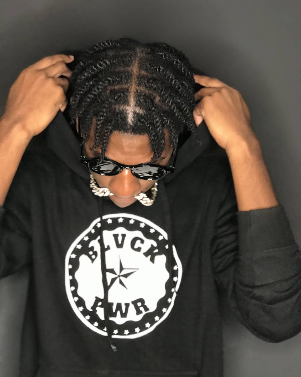 dominicmuko's tweet photo. Lighting is everything fr....🤣🤣🤣🔥
.
.
.
.
. #ikkoace #ikkoacemuko #muko #teammuko #penzaboys #zambia https://t.co/a5SpAMqmmu
