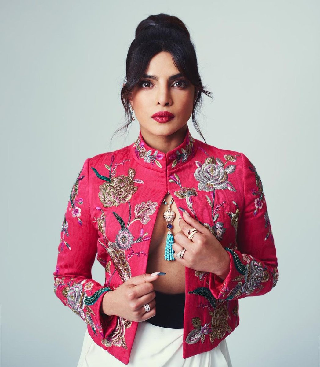 . @BritishVogue Best-Dressed Stars at the  #BAFTAs   —  @priyankachopra in Pertegaz & Bulgari Jewellery   https://www.vogue.co.uk/fashion/gallery/baftas-2021-red-carpet-fashion