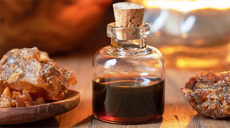 askmamalouise's tweet photo. #Ancestralanointing Anoint yourself daily with your own spiritual oil blend! Embrace the power of the fragrances that ignite you back to you! Anoint yourself to invoke the power that surrounds the majesty of you! #Iknowmypower Amber oil: Calms the mind. https://t.co/SnrhUsIOWT
