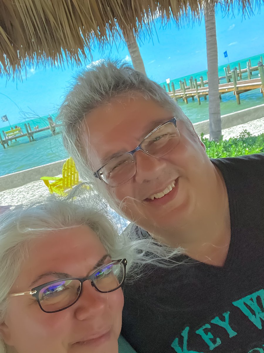 SandraLeePhotos's tweet photo. 💕So thankful for having these 35 years together writing so many new chapters into our love story!💕
#rv #rvadventures #rvlife #rvlifestyle #rvtravel #traveladventures #floridakeys #florida #exploringflorida #keywest #exploringfloridakeys https://t.co/xtgWbRcvC5