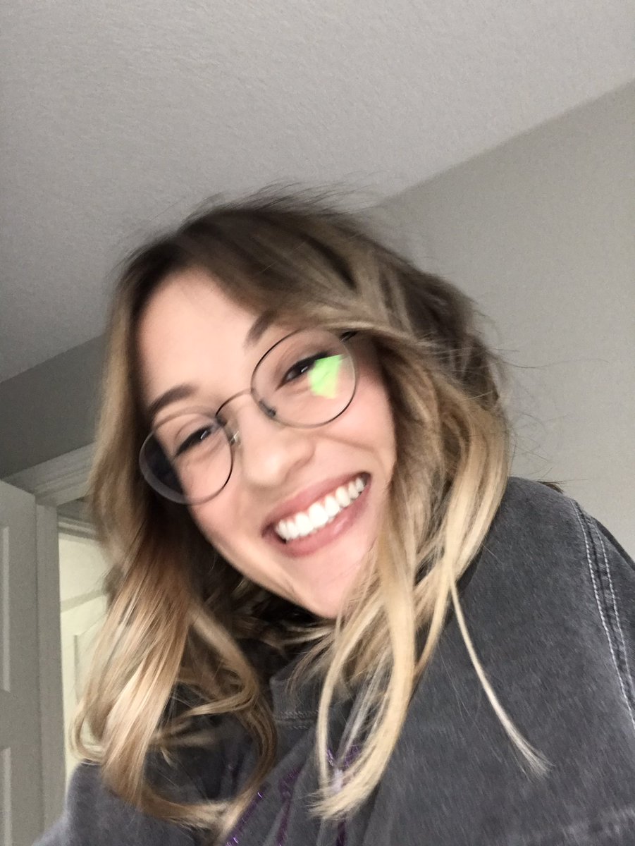 squidneylydia's tweet photo. Now I can blame my hair when I make my daily ✨mistakes✨ https://t.co/Q3VFIoJE05