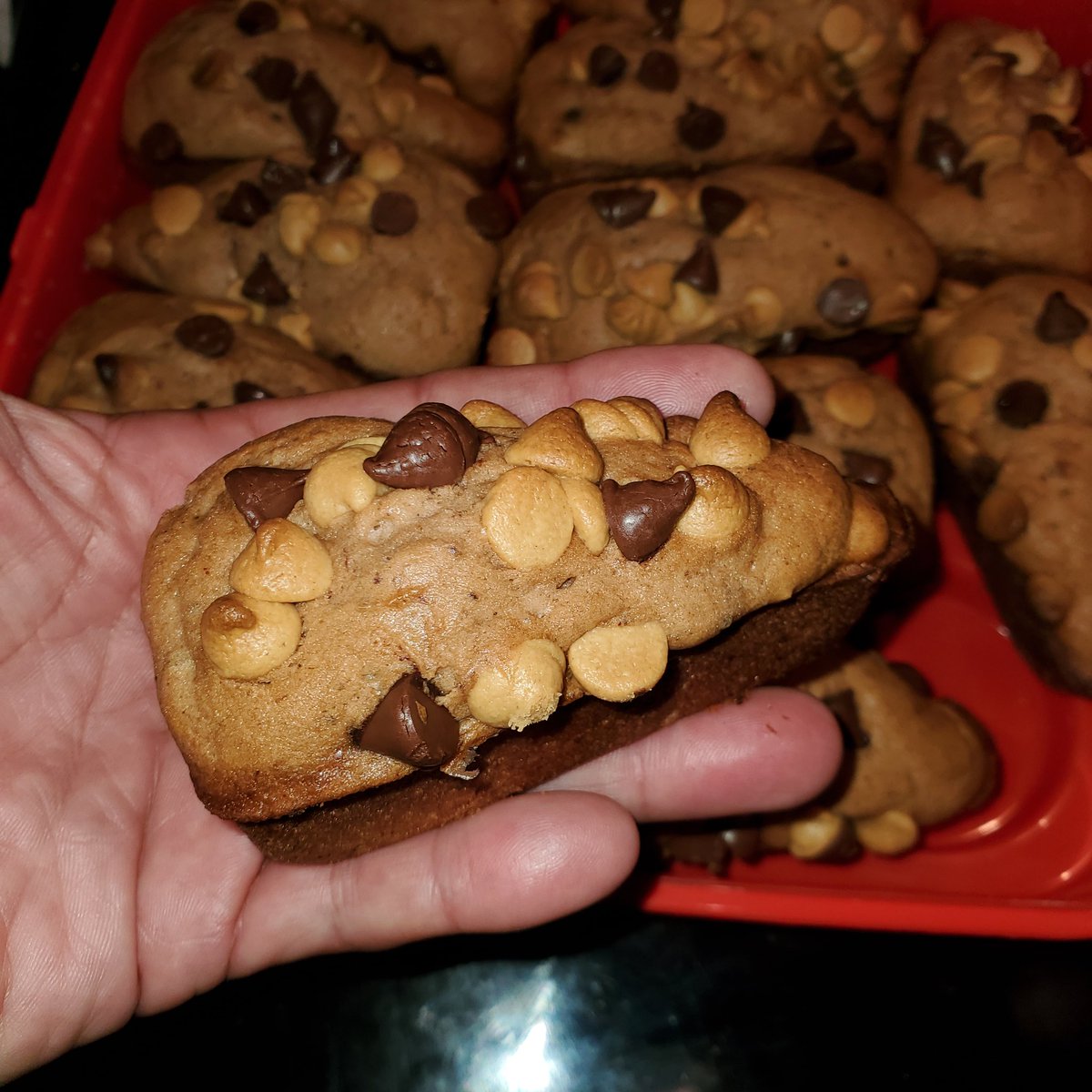 420microd's tweet photo. Ohhhhhhh My My Dreamy 420 Treats Confectionist it's a breakfast muffin or a dessert muffin....
The Mini King(Chocolate Banana Walnut Peanut Butter and Chocolate Chip) Muffin 50.1mg
Butter made with the #magicbutter
Medical THC from local dispensary https://t.co/jJ6NfUQjuL