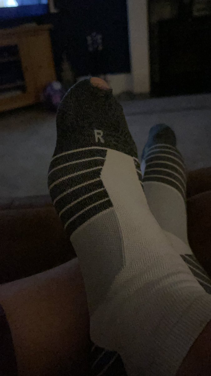 mbankscrompton's tweet photo. @UnderArmour less than 10 runs and this happens 🤦‍♂️ https://t.co/EoOuGtEVRG