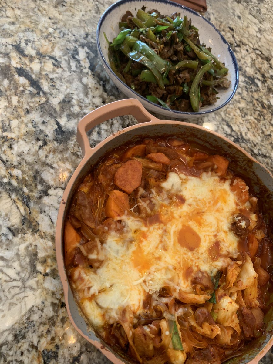 351He's tweet photo. Just made a Korean spicy chicken pot with a lot of carrot and cheese and red potatoes, carbs are loaded https://t.co/EFCzhJBXDf