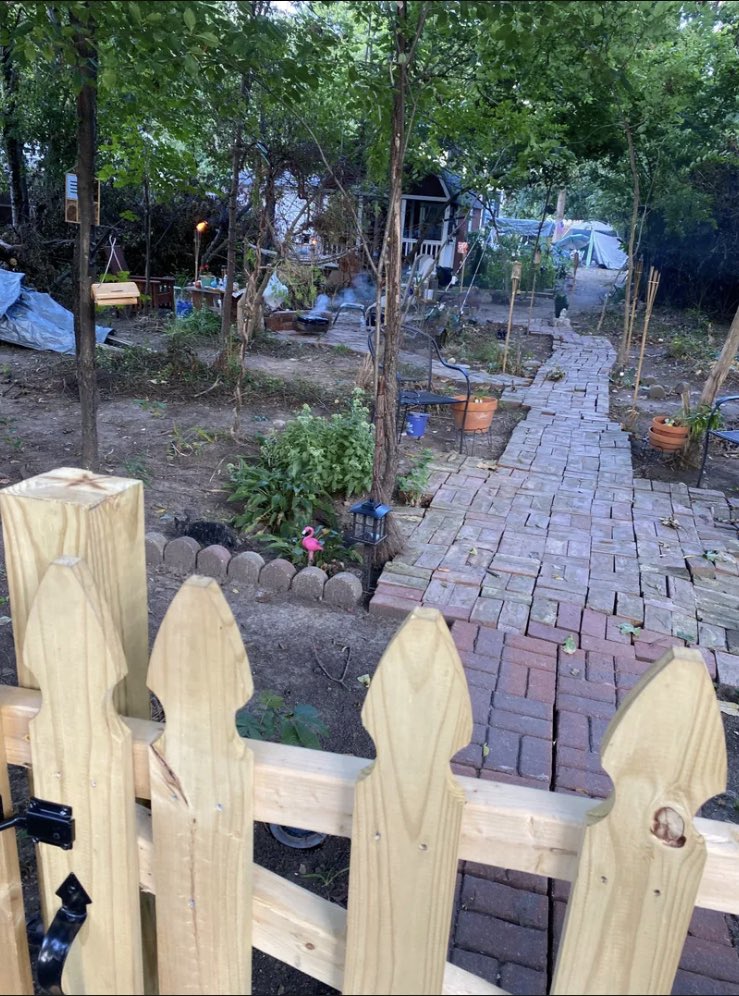 eWayFDN's tweet image. Great naming opportunity at The @MononHouse. Memorialize a loved one, or recognize a business for its contribution to humanity. This 25 foot path leading to the famous @Monontrail gets 20,000-30,000 steps in foot traffic each day. Really!