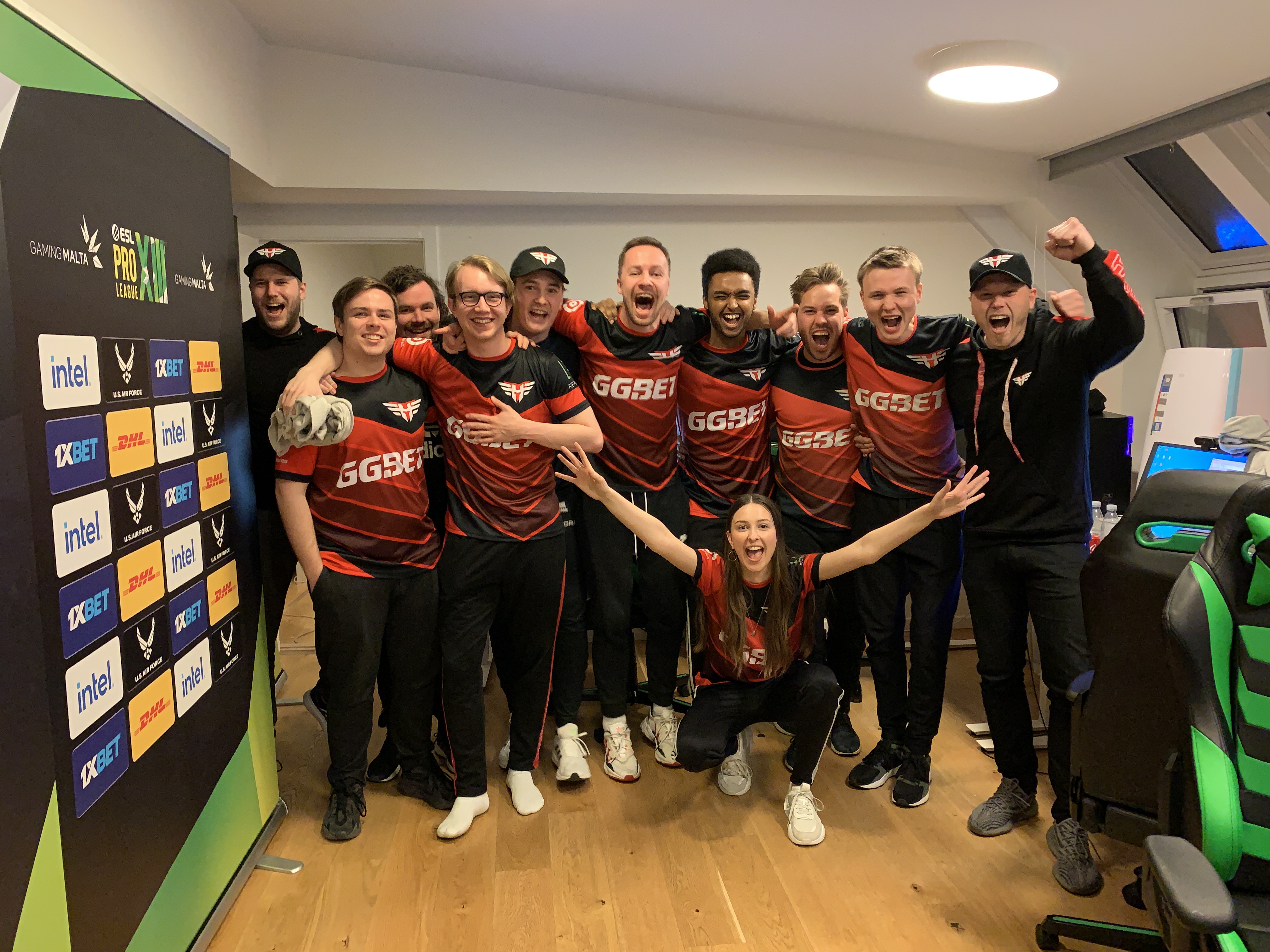 Команда heroic - cs:go. Киберспортивные команды. Команда heroic. Heroic cs go logo. Хероик обои.