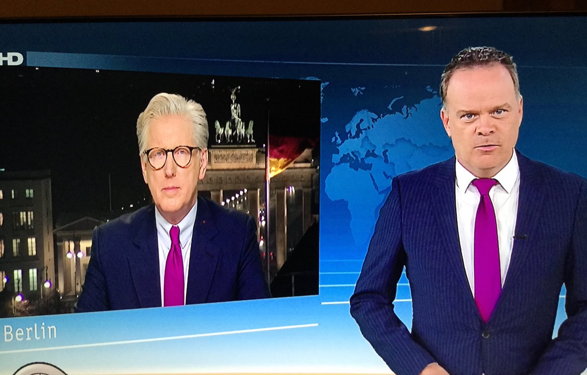 GeorgineKellerm's tweet image. 🤷‍♀️ Jetzt mal im Ernst. Wenn das zwei Journalistinnen im gleichen Kleid wären, dann wär aber morgen was los im Boulevardblätterwald 💃💃💃💃💃💃