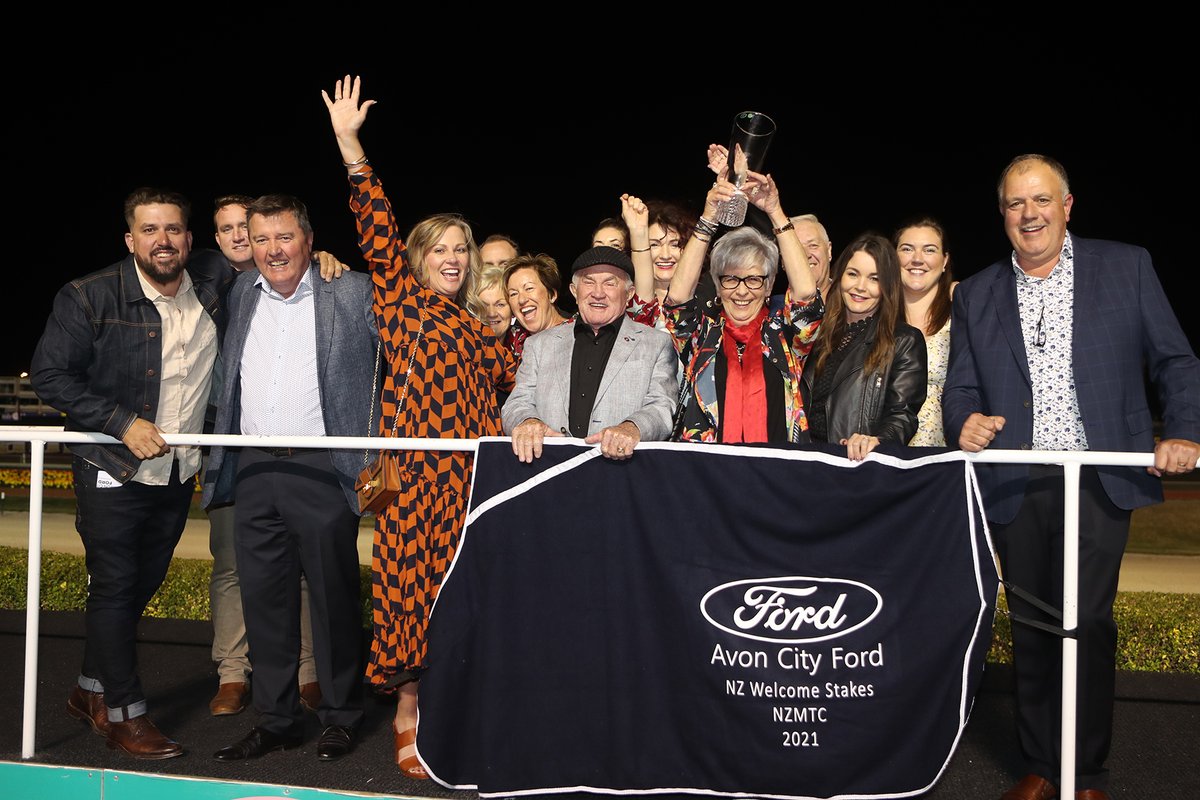 nzbstandardbred's tweet photo. #NZBStandardbred graduates and their trainer Hayden Cullen combined for a first-four after #CosmicMajor (NZ) (Art Major) produced a tough win in the $46,000 Group Two Avon City New Zealand Welcome Stakes (1980m). ✨

📰: https://t.co/73Qh3Js4mE

#WhereWinningBegins https://t.co/HRBWBiSKNq