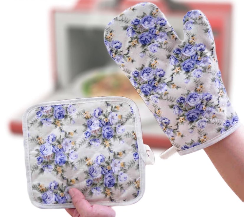 Zara Larsson as kitchen gloves