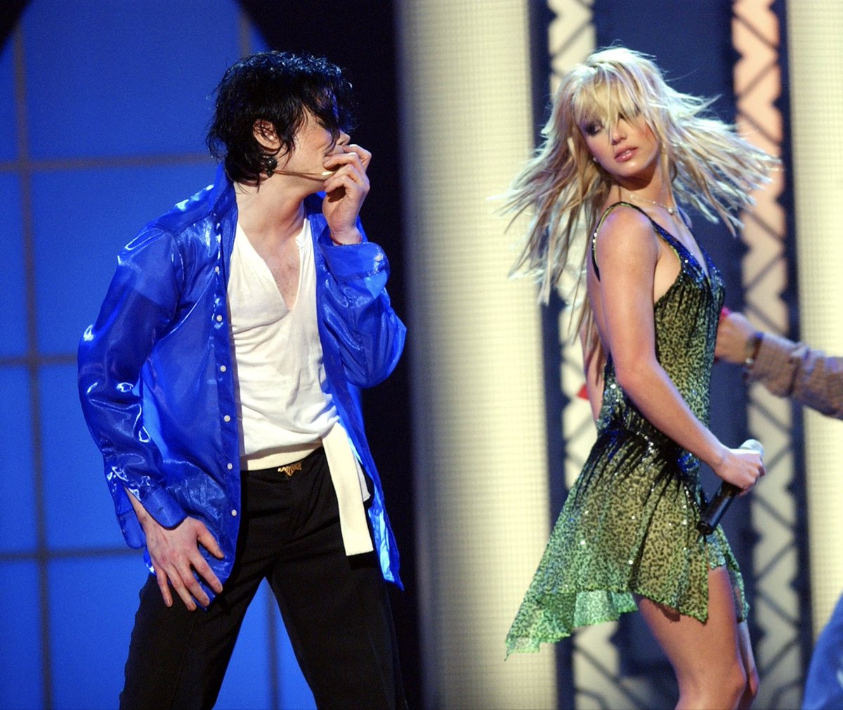 britney spears and michael jackson, 2001, image size:1200x1011