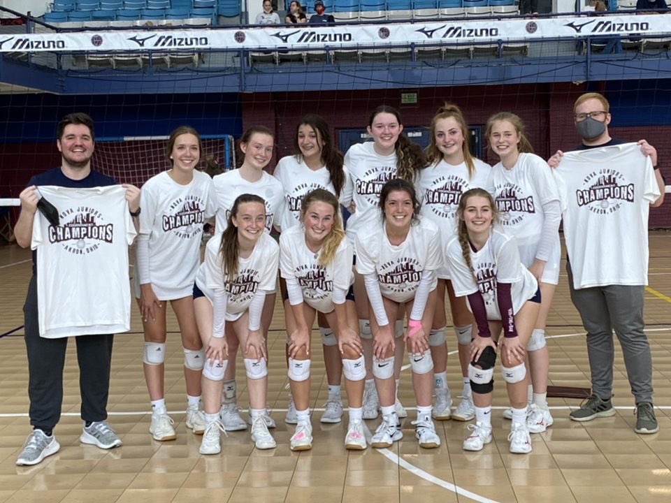 MOOREvBALL's tweet photo. Undefeated tournament ✅
Took home Gold ✅
Defended home court ✅

SHEEEEESH am I proud of these girls https://t.co/O6D5r6dF3W