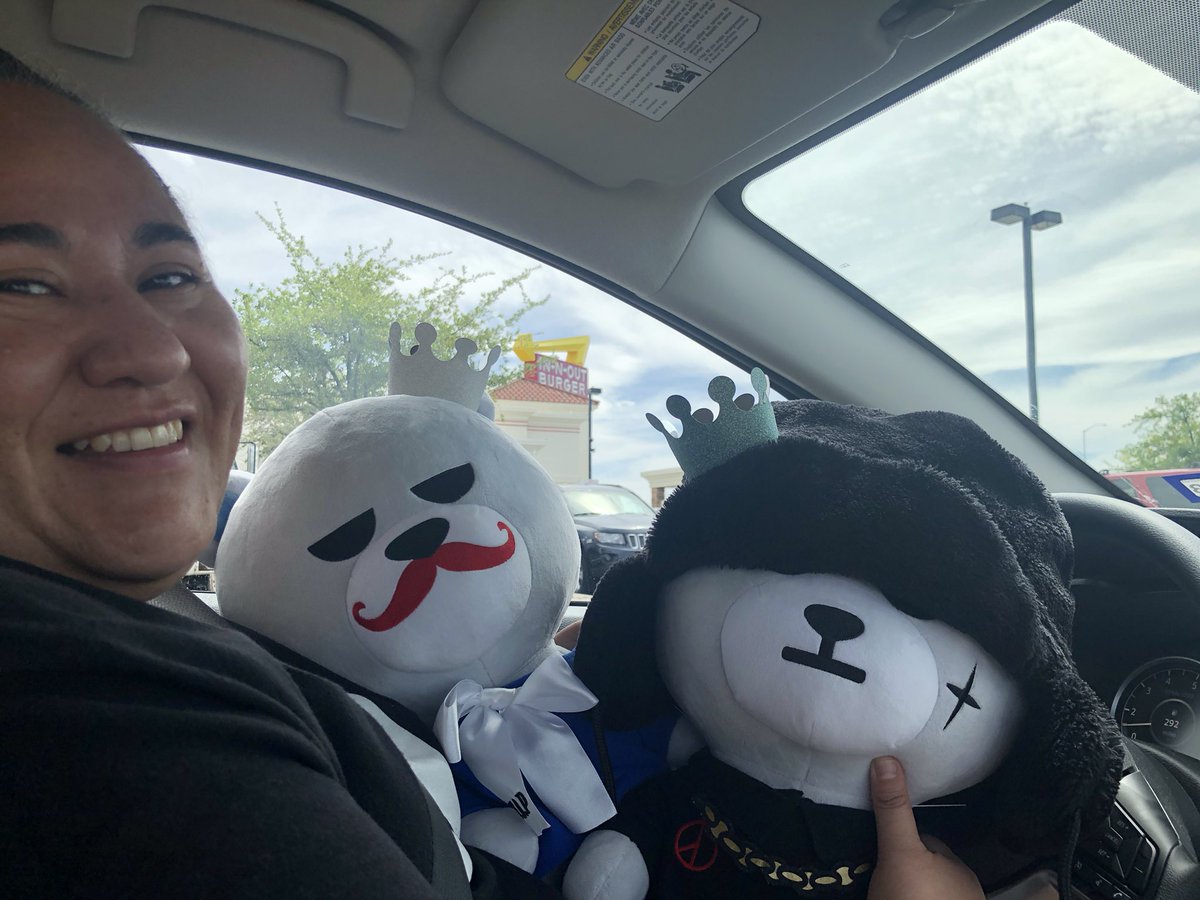 gg_luvs's tweet photo. Hanging out at Waffle House and In-n-Out with @ImKRUNKKK GD&TOP in my Bangtan Tee. @IBGDRGN #topyouareloved @BTS_twt #viparmy Ugh! I need to workout... https://t.co/aVJwGMEz49