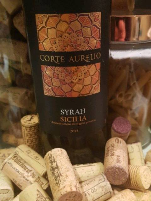 thewinebluff's tweet image. 3.5/5  , 86pts

€7.99 @lidl_ireland 

A decent value Si…. Wine from Corte Aurelio via Vivino: vivino.com/users/stephen_…