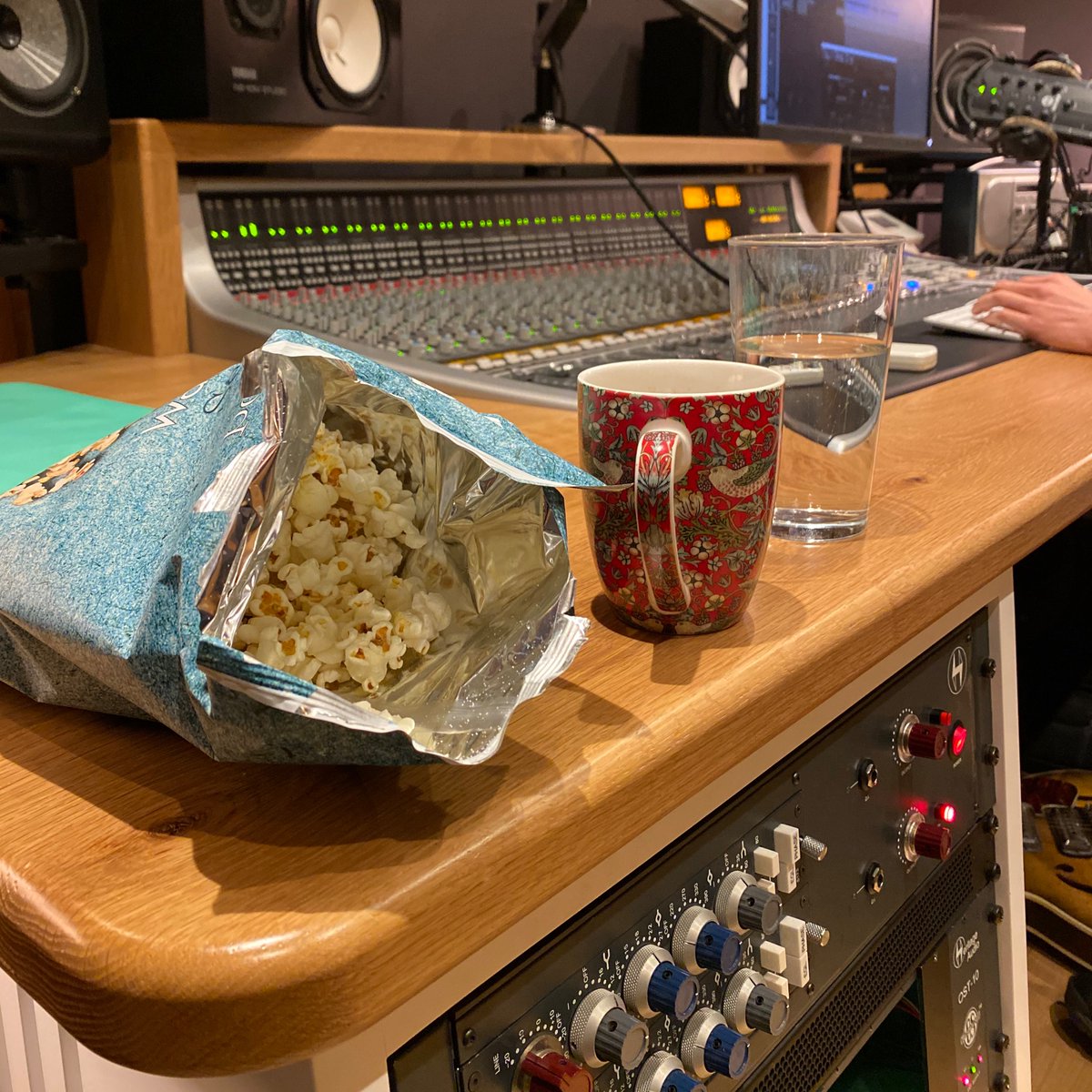 NissiNation's tweet photo. They say itโs a problem but I donโt believe them ๐คซ
#popcorneverywhere
#popcornaddict
whatโs your guilty pleasure ? https://t.co/uxYYDmK0Ax