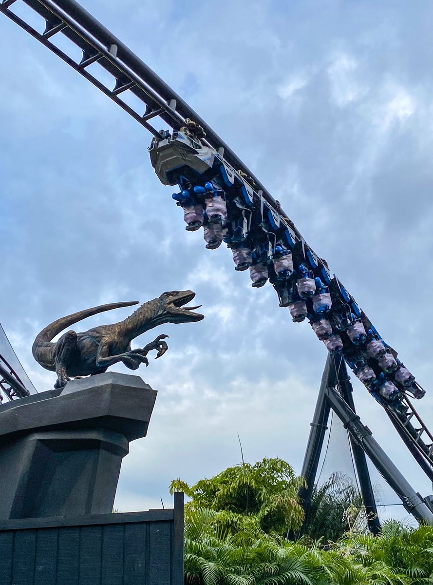 ThemeParkReview's tweet photo. LIKE or RT if you can’t wait for Velocicoaster at @UniversalORL! https://t.co/kESwluzFnN