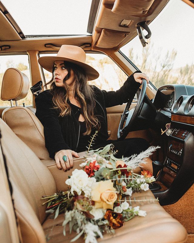 MercedesBenzUSA's tweet image. Looks like someone’s got a secret admirer. #300D #W123 #MBClassic #mbugc