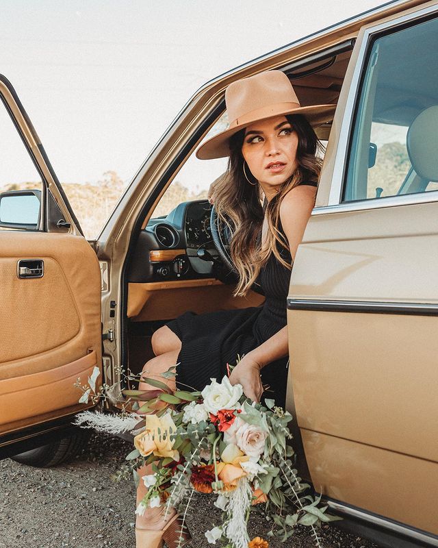 MercedesBenzUSA's tweet image. Looks like someone’s got a secret admirer. #300D #W123 #MBClassic #mbugc