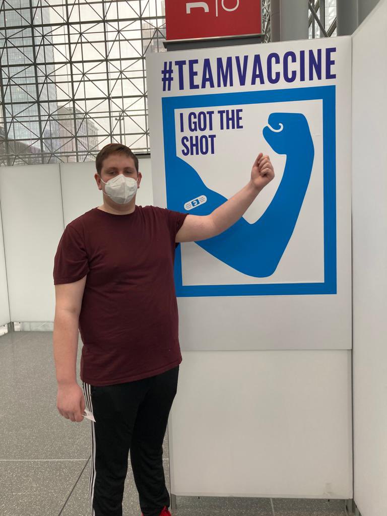BenjaminsegalNy's tweet image. Today on his 16th birthday he got the shot. He Might be the youngest person vaccinated in New York State right now! Congrats to my brother Gabriel.