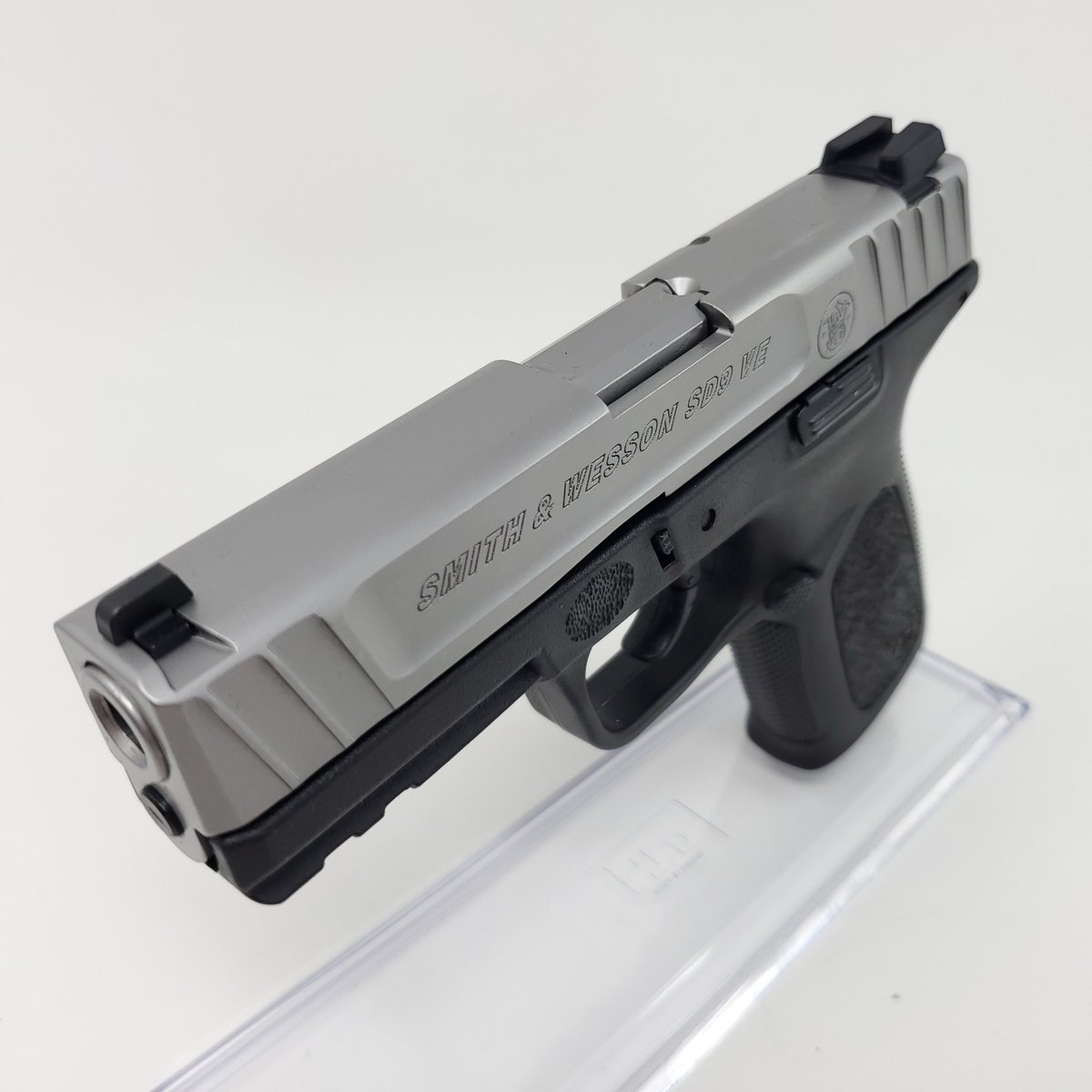 TopGunPawn's tweet photo. [9mm] Smith &amp; Wesson SD9VE Pistol!
•
Condition: Factory New
Type: Pistol
Caliber: 9mm
Capacity: 16+1
Extras: 2 Magazines, Factory Box, Owner's Manual, Safety Features, and Gun Lock!
#smithandwesson #sd9ve #9mmpistol #9mm #pistol #pewpewpew 
•
Item: # 6414
Price: 👉 [ $389.99 ] https://t.co/rmvh76QWo9