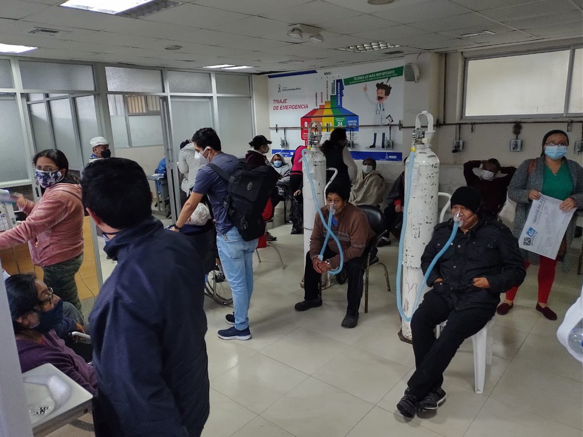 EstebanOrtizMD's tweet photo. Si @ecuarauz o  @LassoGuillermo celebran su triunfo con tarima, banda y fiesta solo confirmarán que el pueblo les vale un rábano 
Ya estoy viendo gente aglomerada y bandas listas para la fiesta, serían muy irresponsables si lo hacen ! 

Así están las terapias en el país LLENOS https://t.co/lgwX9oibb8