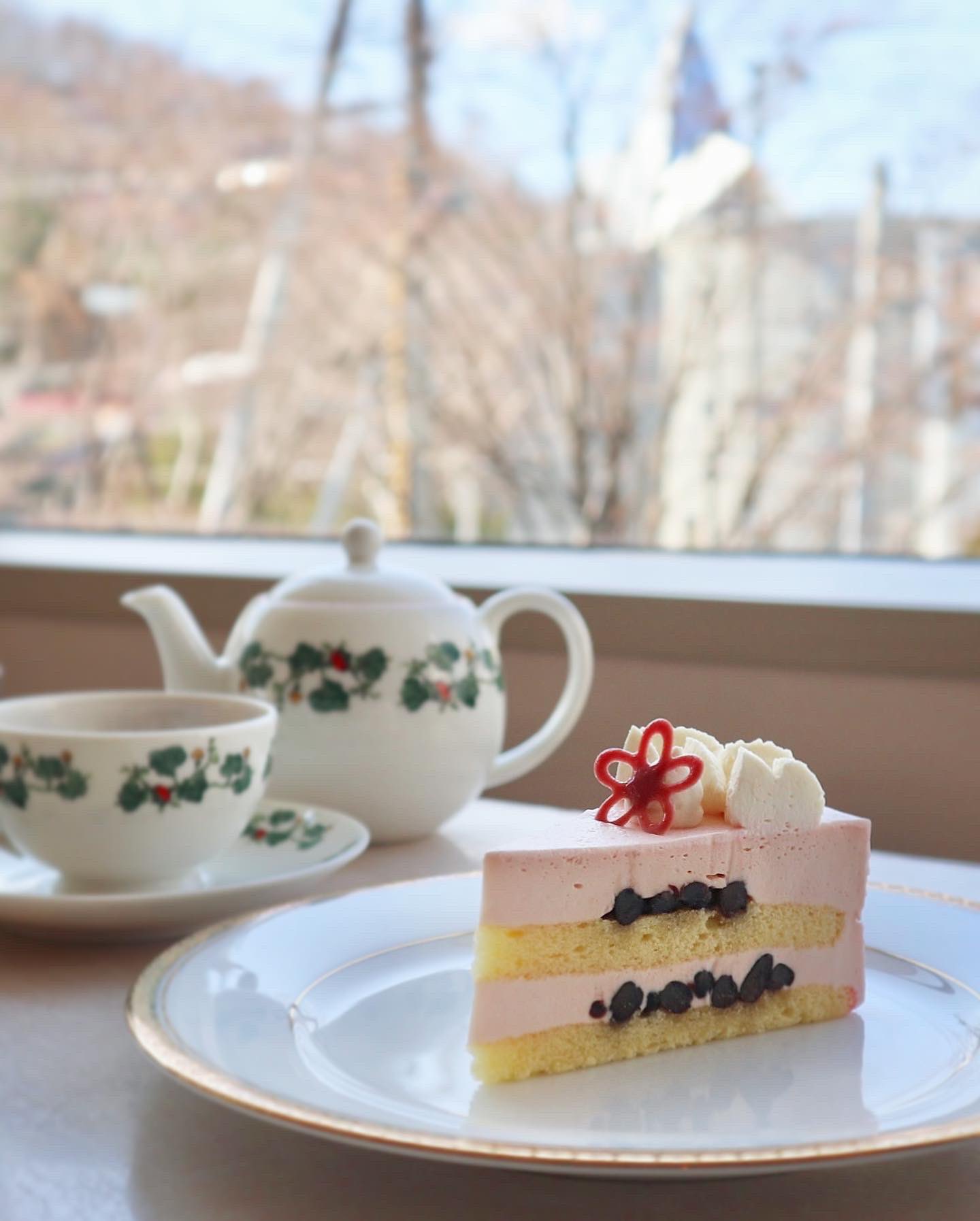 Miz 六花亭では 当日限定 誕生日特典として ケーキとドリンクが無料で頂けます Fwf 詳細 T Co Kqmvuctkly T Co Ndcnemzj3w Twitter