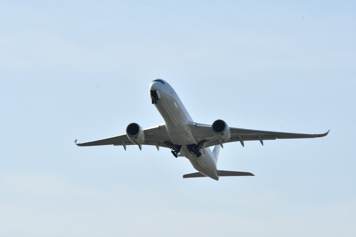 1人だと黙々と撮るのに
友人といると、カッコエエ〜を連呼する現象
ほんと、飛行機は心揺さぶられるわ
ジンベエさんGET
#福岡空港